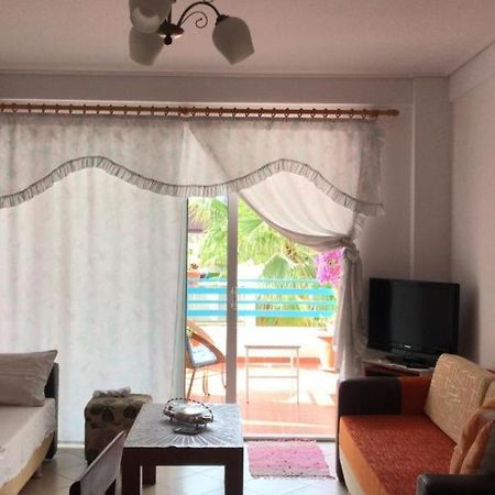 Meni'S Family Apartament Σαράντα Εξωτερικό φωτογραφία